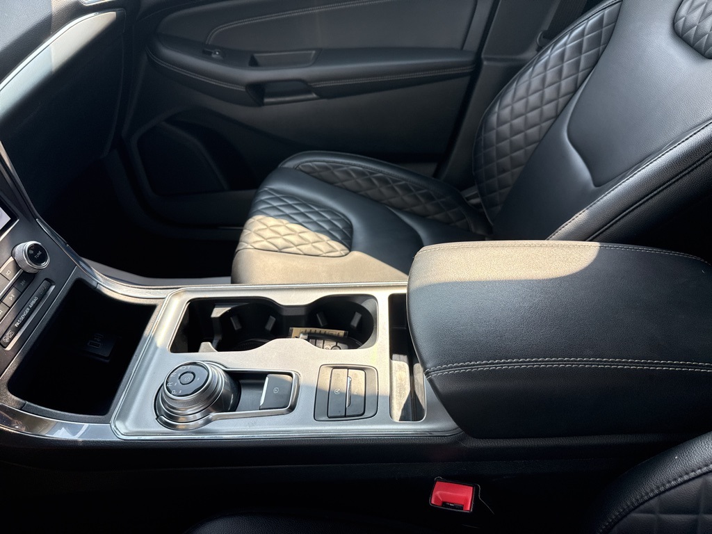 2024 Ford Edge Titanium photo 28