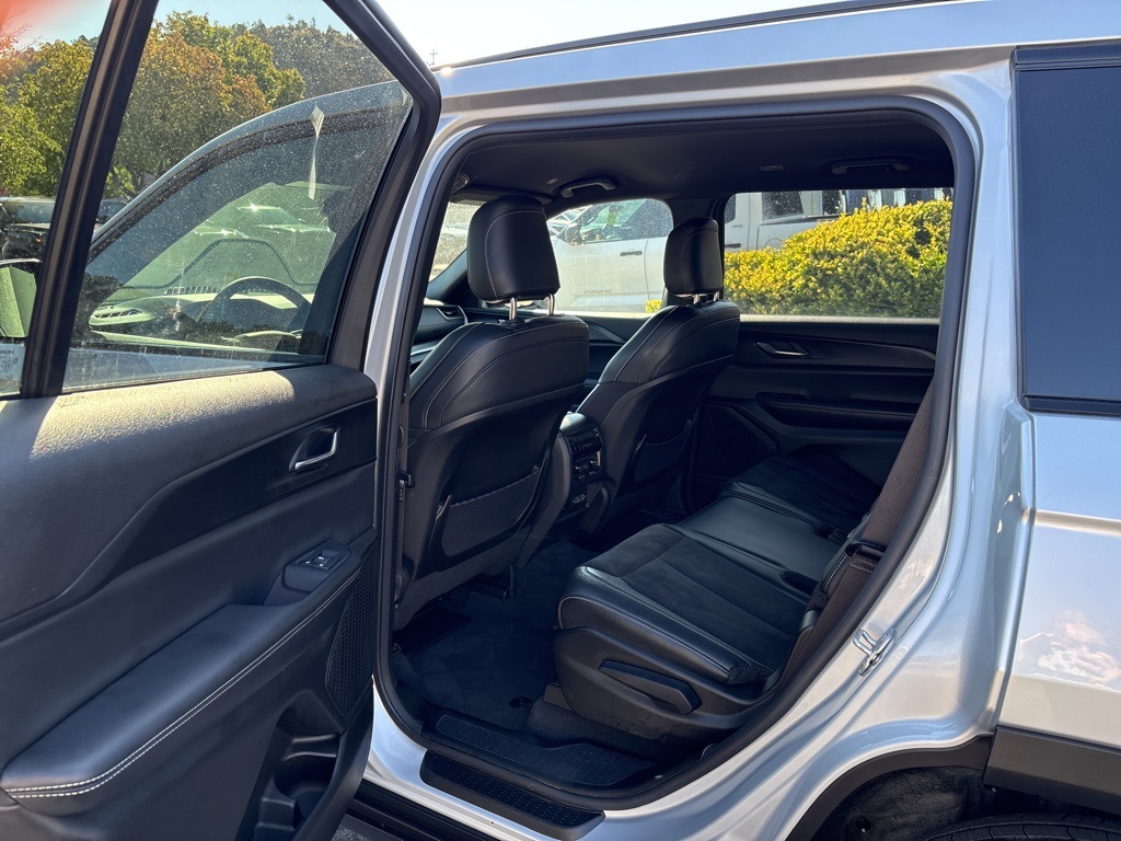 2024 Jeep Grand Cherokee Altitude photo 17