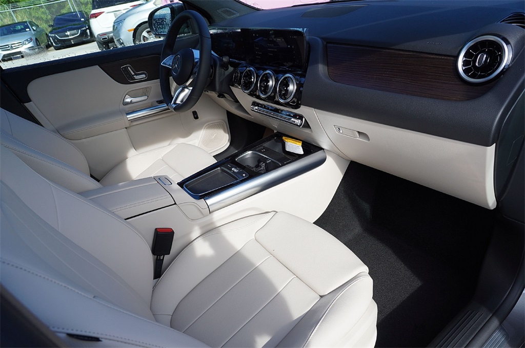 2026 Mercedes Benz GLA 250 photo 11