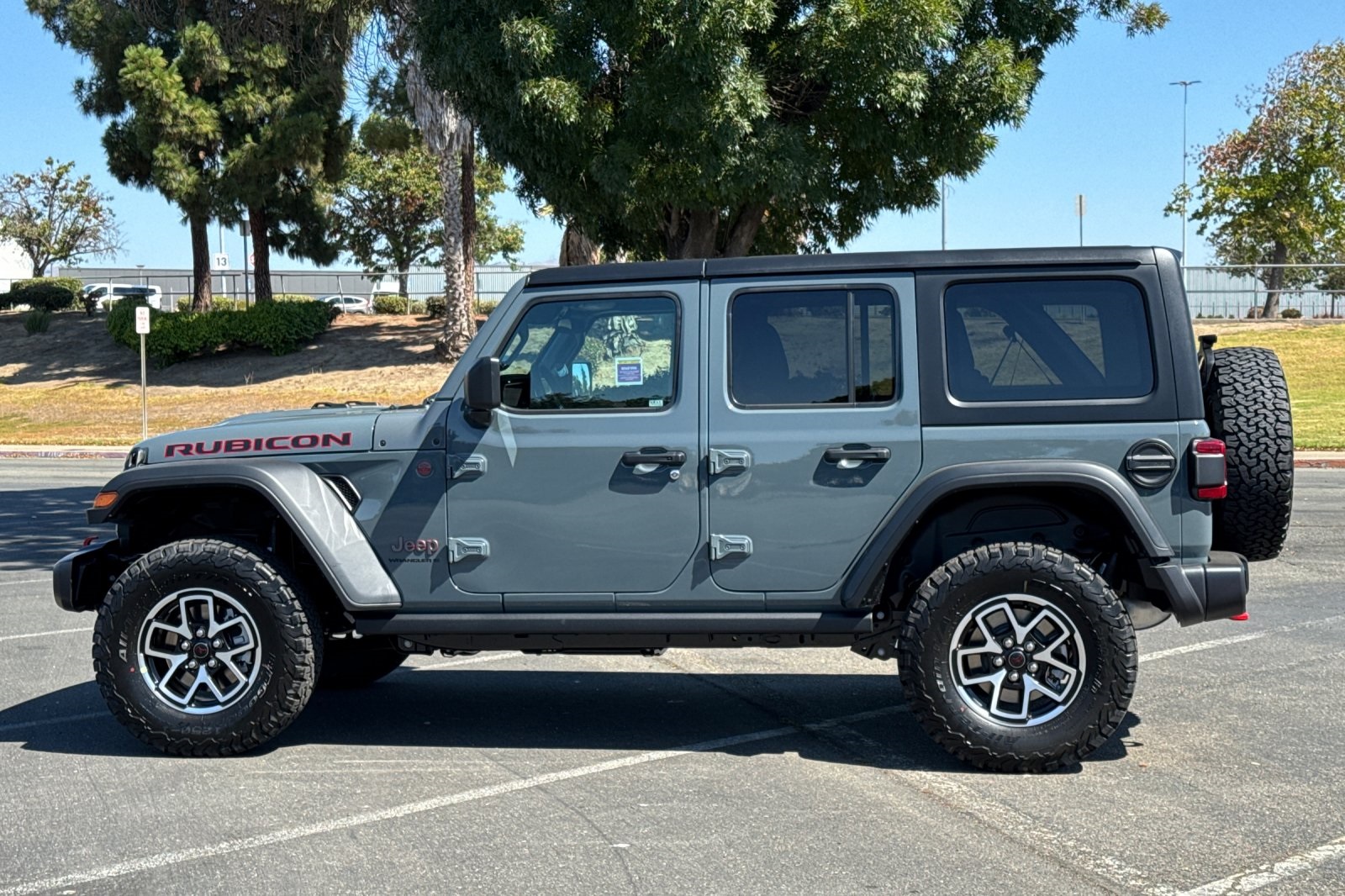 2025 Jeep Wrangler Rubicon photo 6