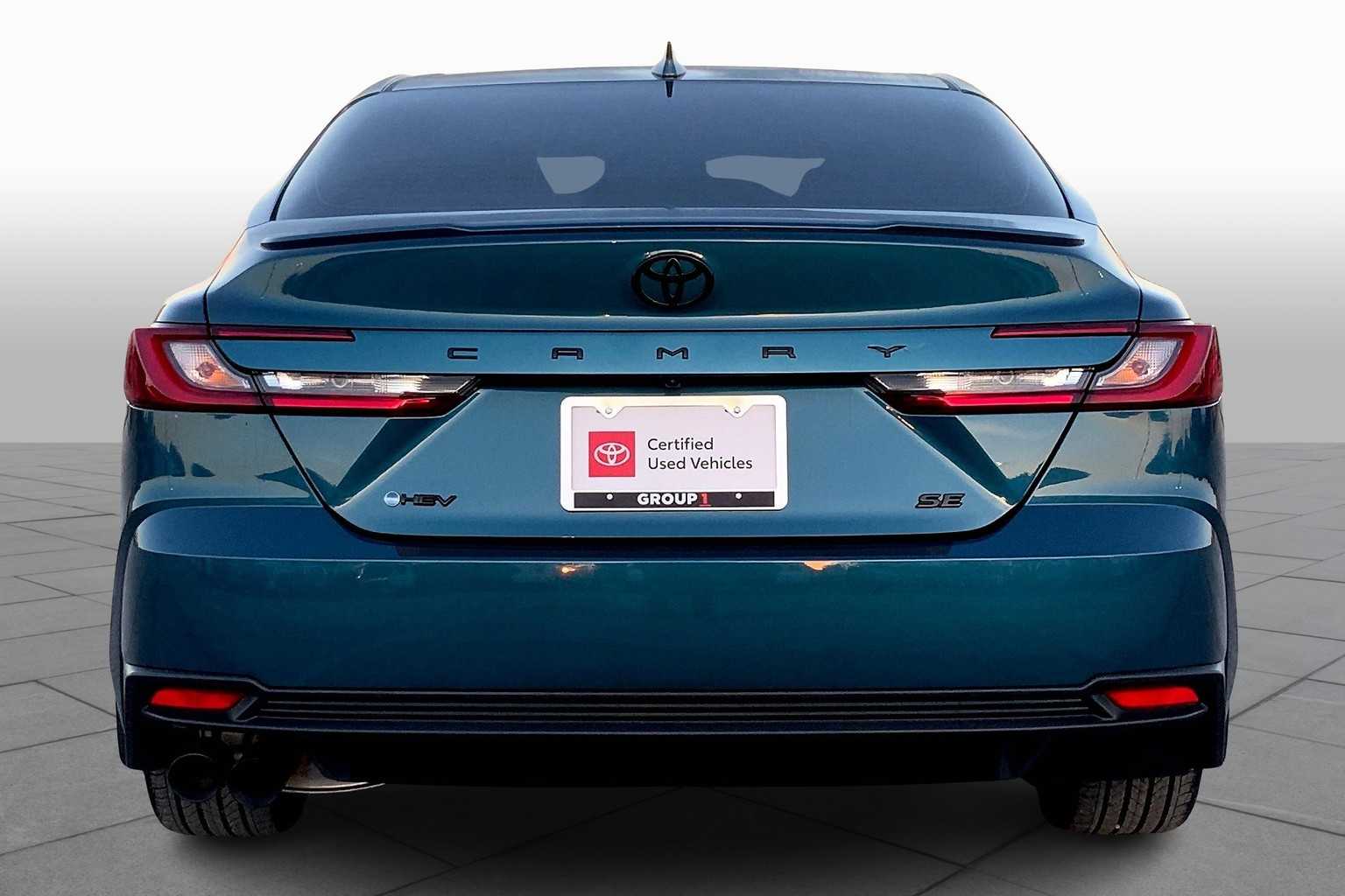 2025 Toyota Camry SE photo 4