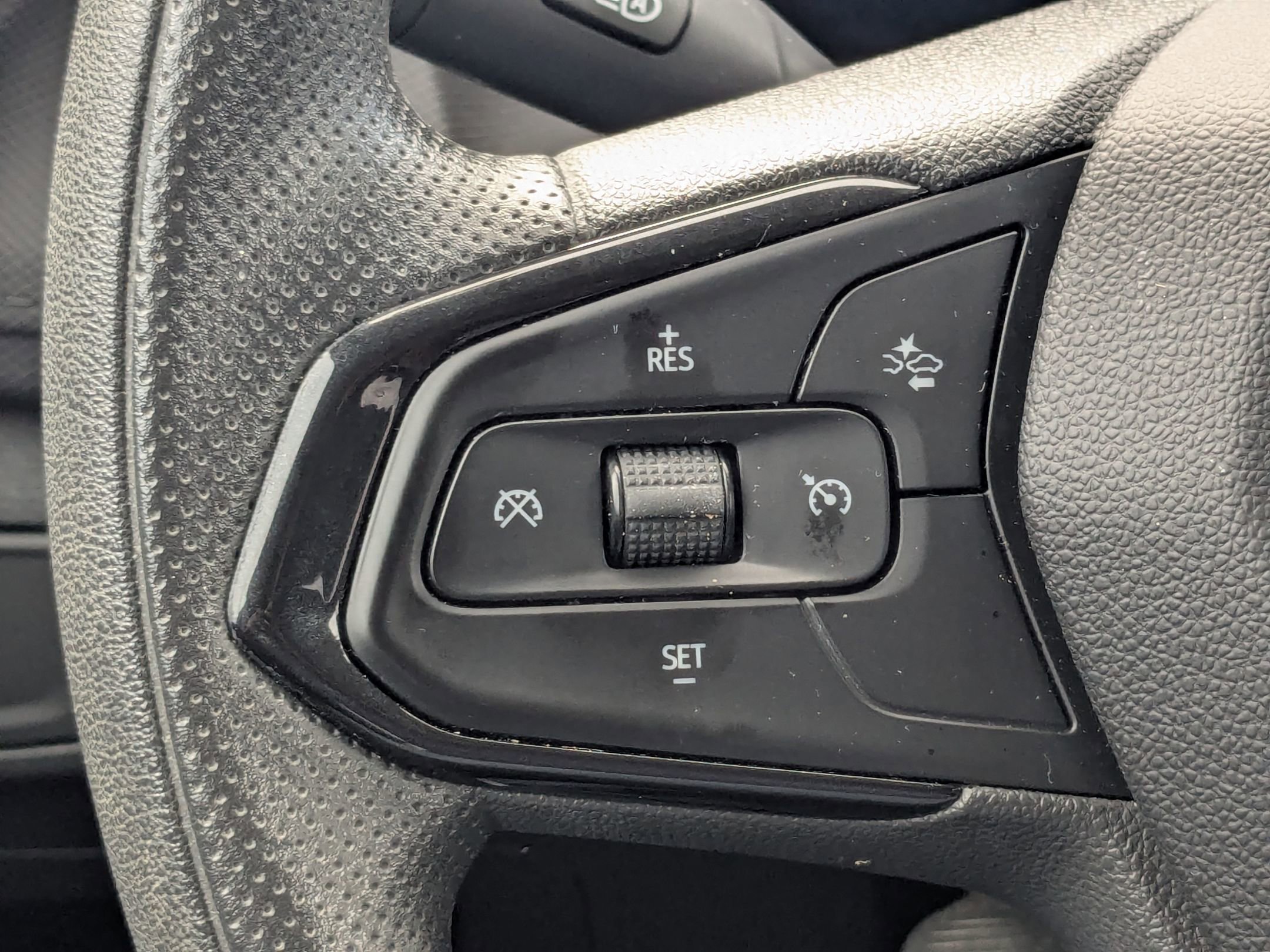 2024 Chevrolet Trailblazer LS photo 17