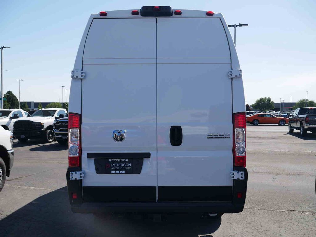 2025 Ram ProMaster 3500 Cargo Van photo 4