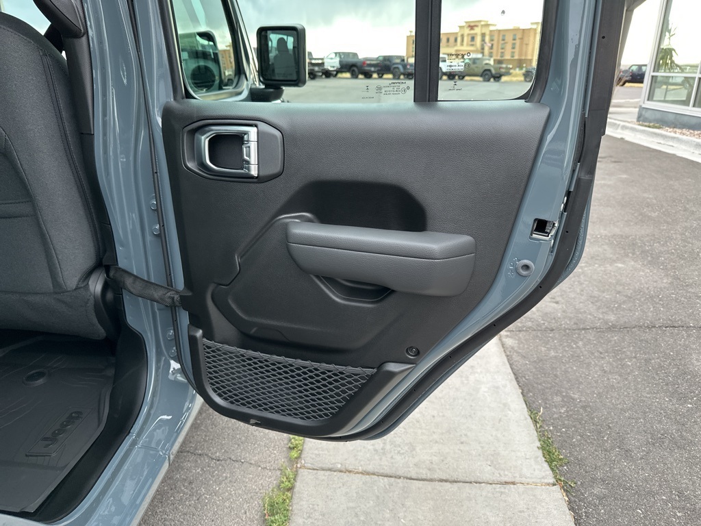2025 Jeep Wrangler Sport photo 31