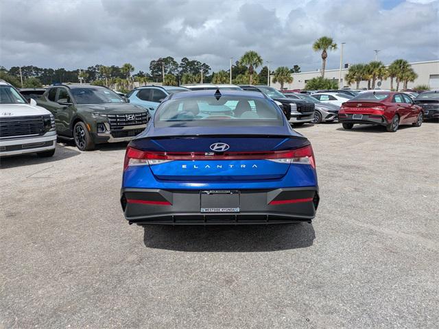 2025 Hyundai Elantra SEL Sport photo 4