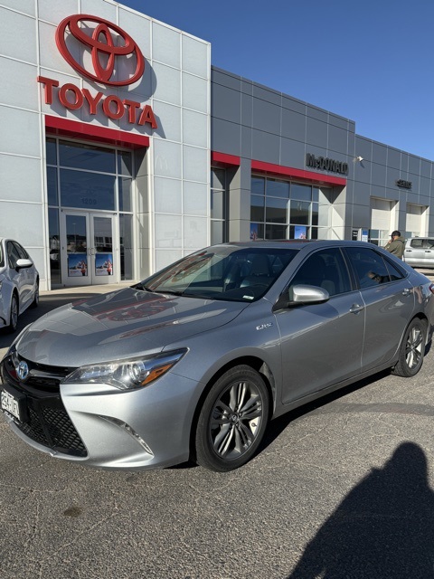 2017 Toyota Camry SE's photo