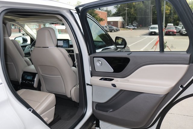 2020 Lincoln Aviator Reserve photo 22