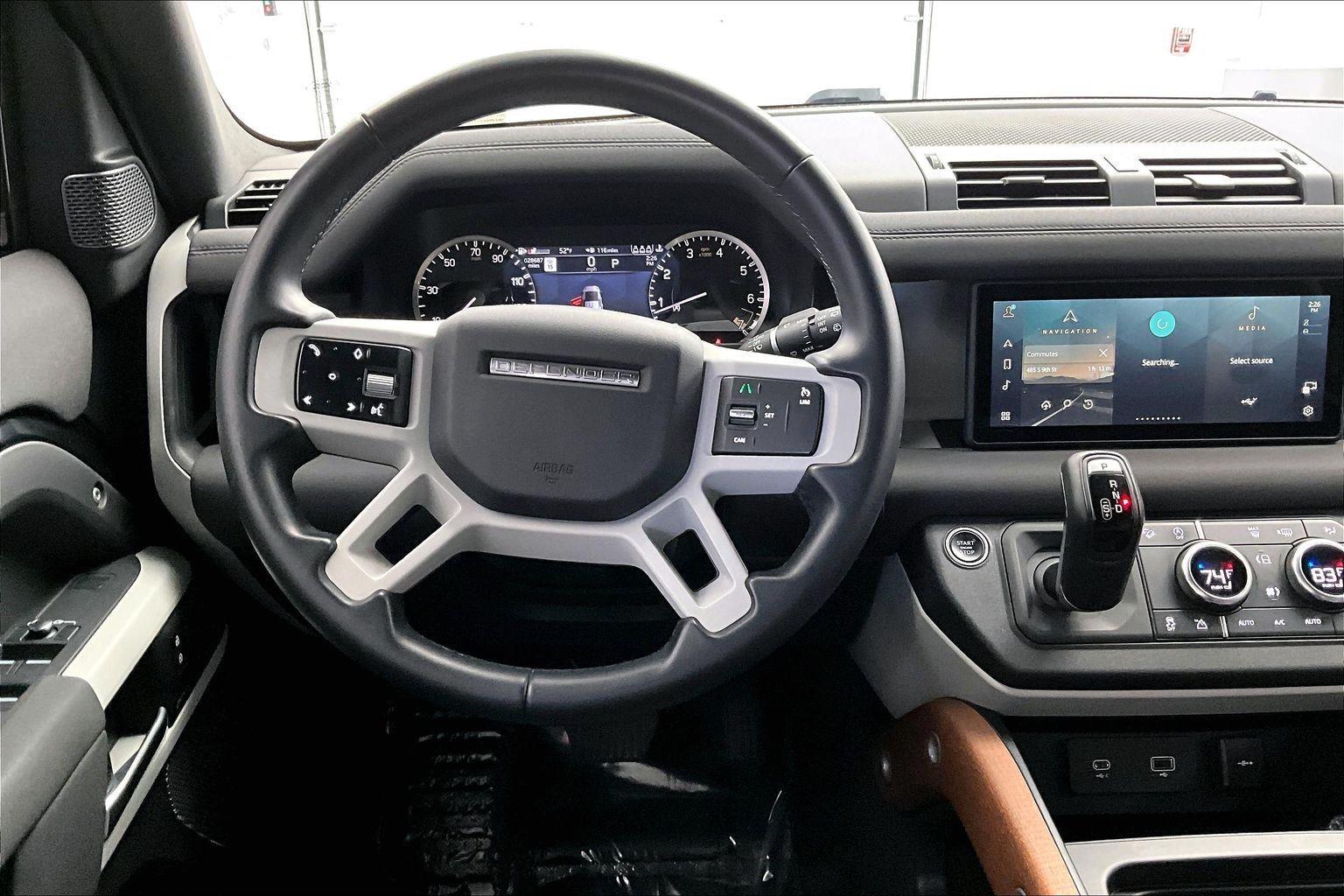 2023 Land Rover Defender S 110 photo 2