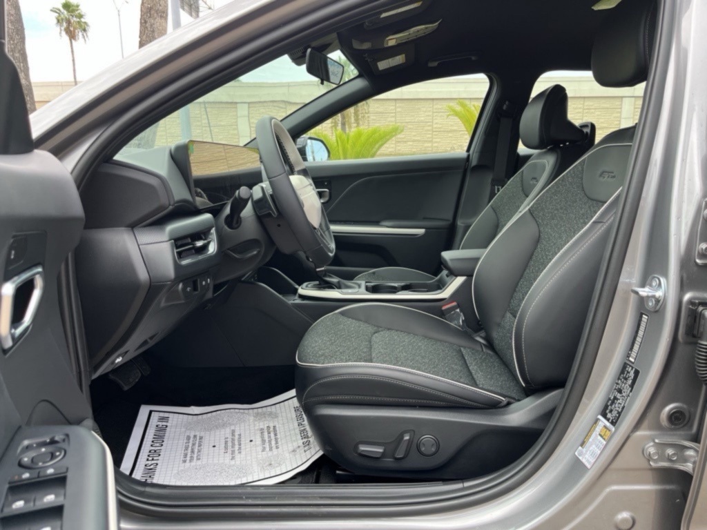 2025 Kia K4 GT-Line photo 13