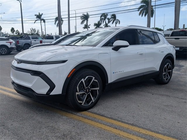 2026 Chevrolet Equinox EV 1LT photo 3