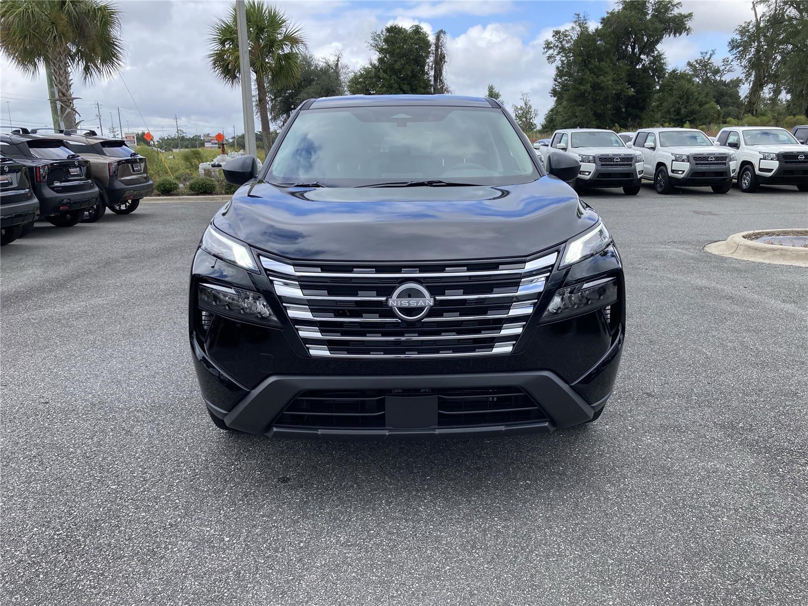 2026 Nissan Rogue S photo 2