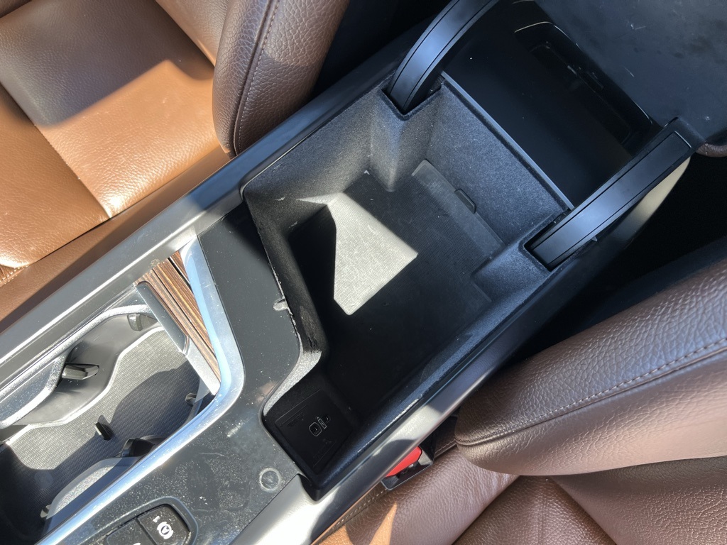 2022 Volvo XC60 B5 Momentum photo 22