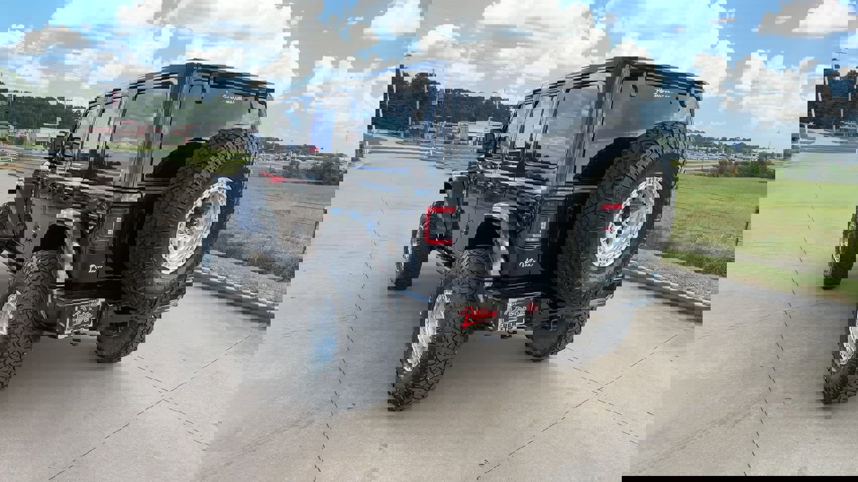 2020 Jeep Wrangler Unlimited Sahara High Altitude photo 7