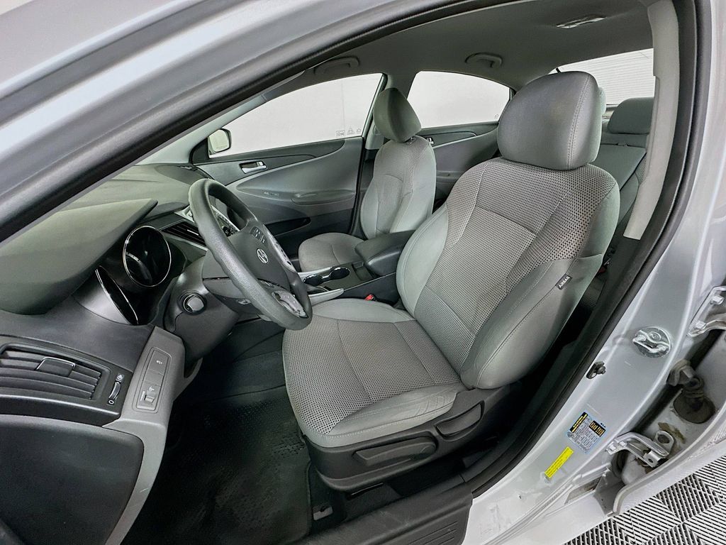 2011 Hyundai Sonata GLS photo 17