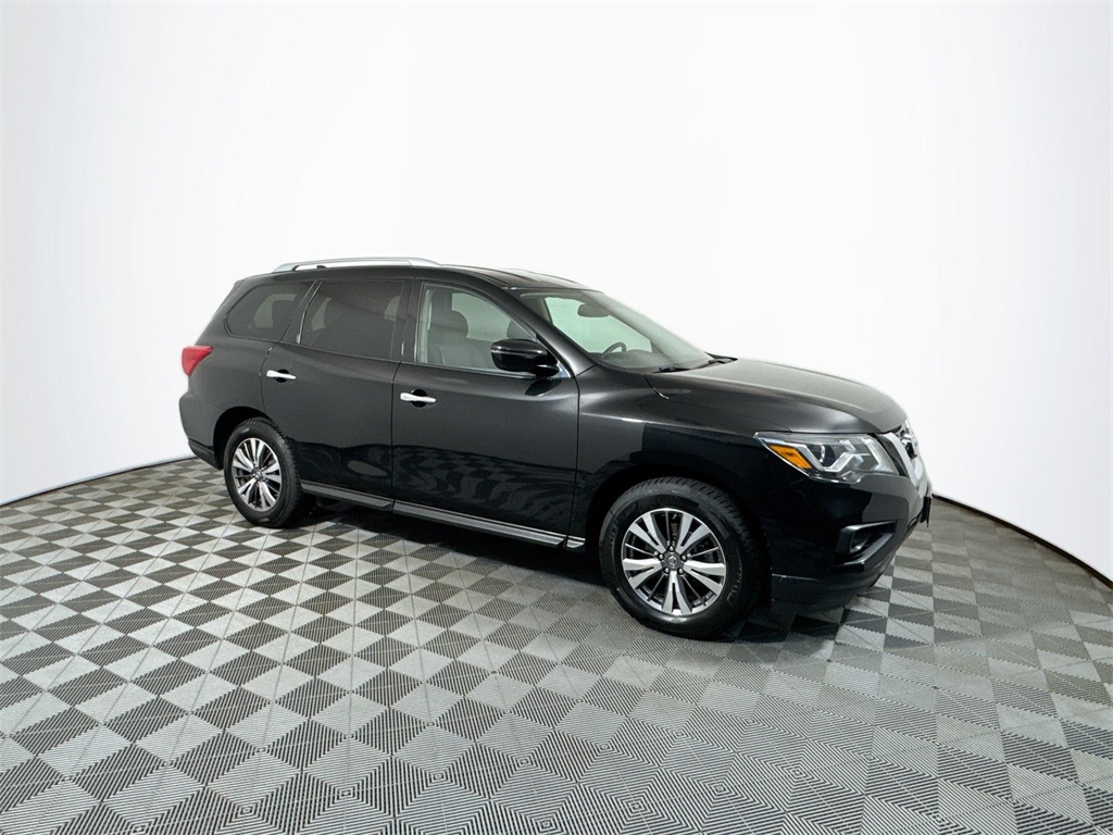 2019 Nissan Pathfinder SV photo 4