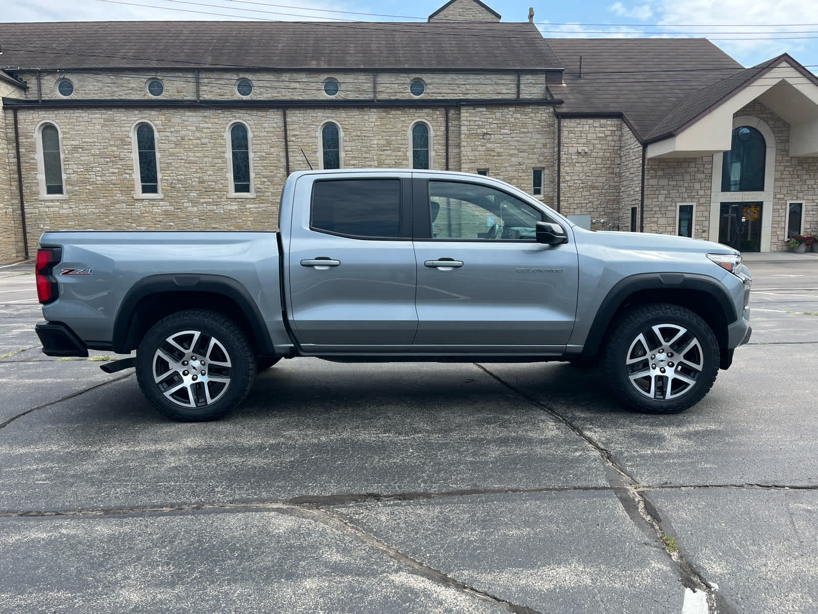2023 Chevrolet Colorado Z71 photo 4