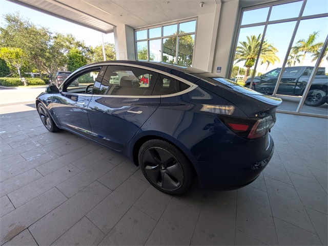 2019 Tesla Model 3 Long Range photo 10