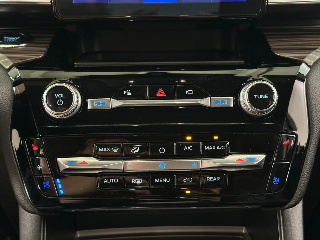 2022 Ford Explorer Limited photo 10