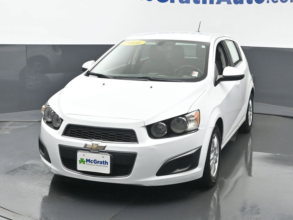 2016 Chevrolet Sonic LT photo 3