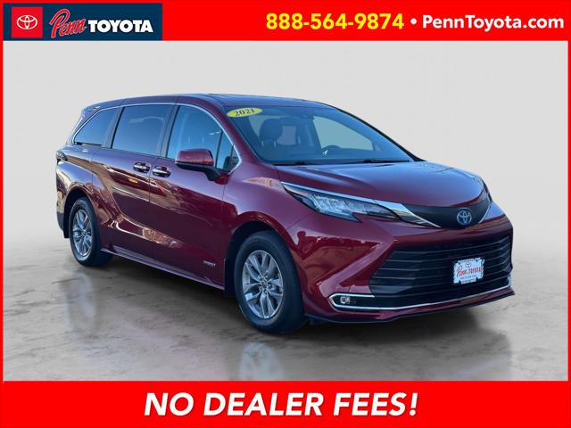 2021 Toyota Sienna XLE's photo