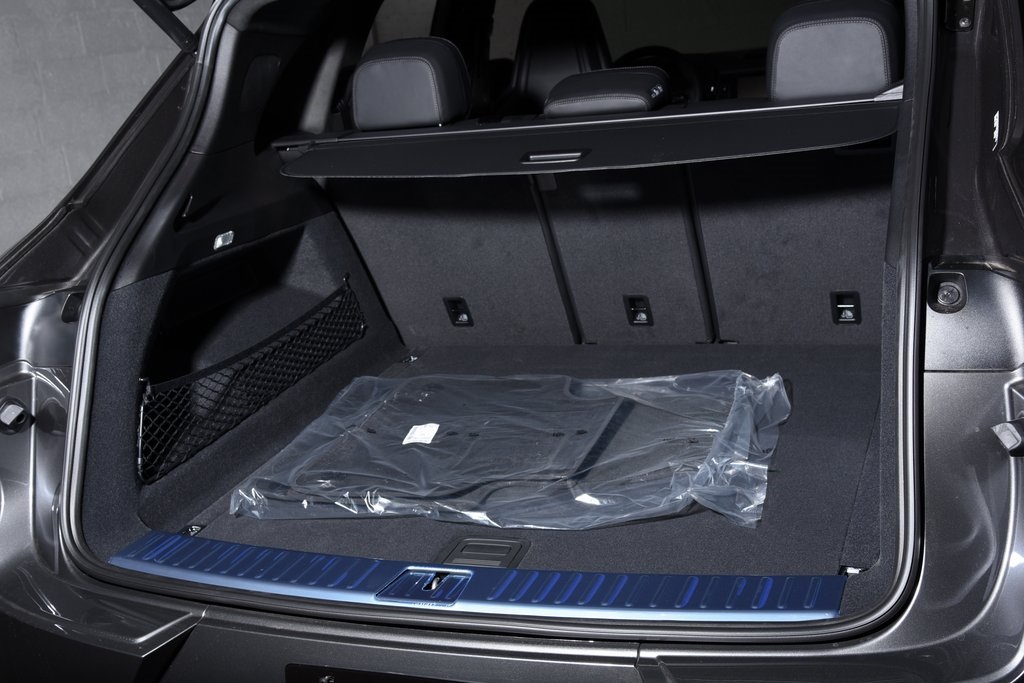 2025 Porsche Cayenne GTS photo 39