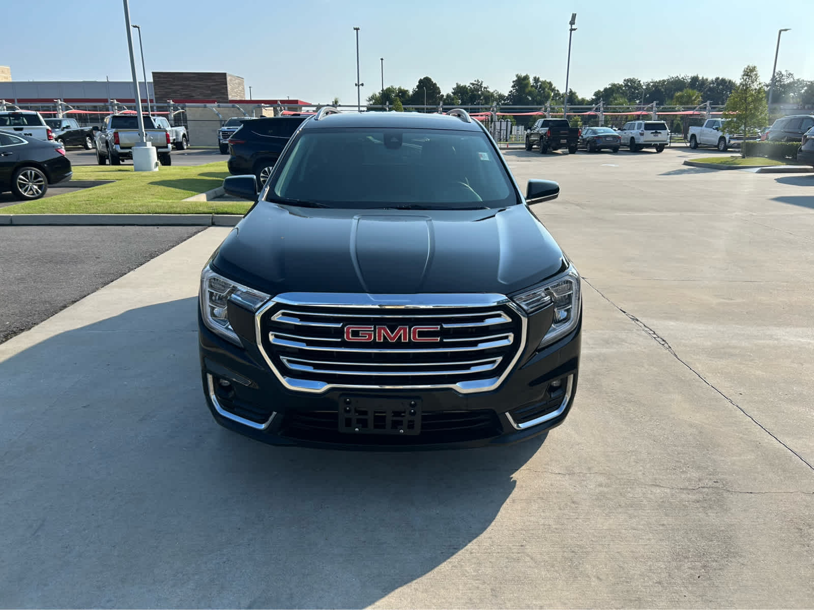 2024 Gmc Terrain SLT photo 2