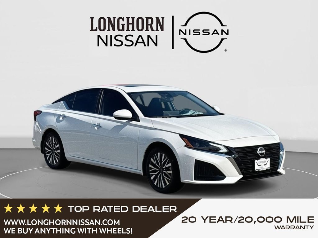 2025 Nissan Altima SV's photo