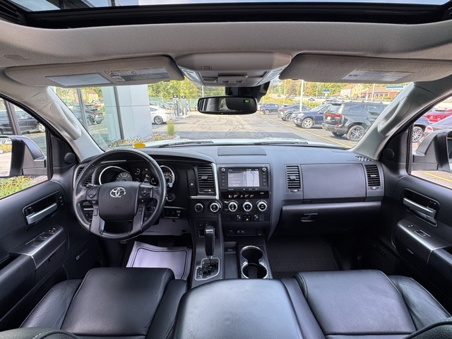 2022 Toyota Sequoia photo 23