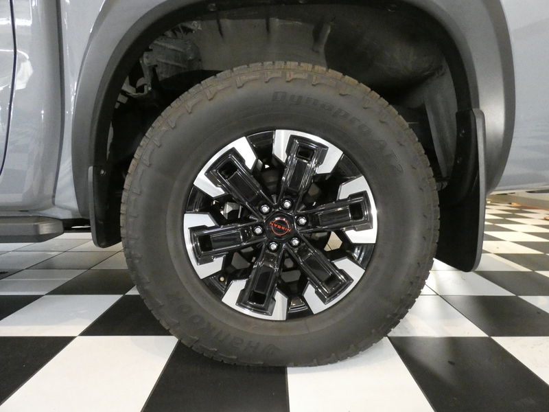 2023 Nissan Frontier Crew Cab PRO-4X photo 2