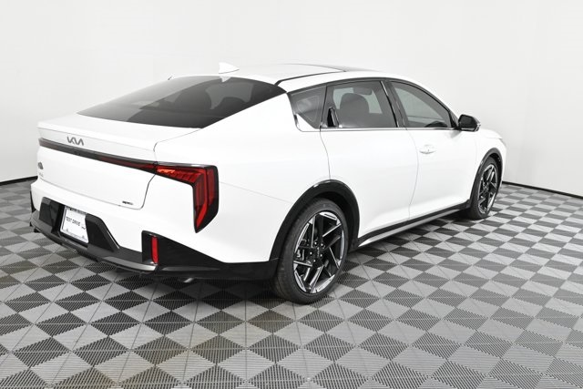 2025 Kia K4 GT-Line photo 8