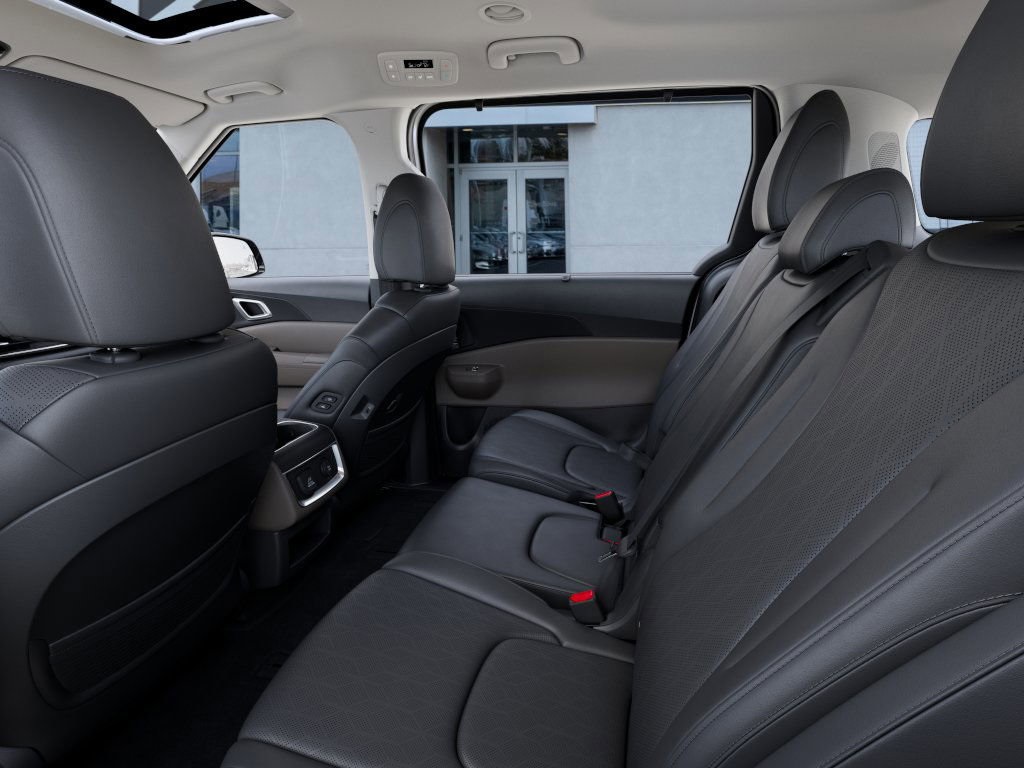 2026 Kia Carnival SX photo 15