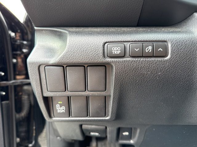 2014 Lexus IS 350 photo 19