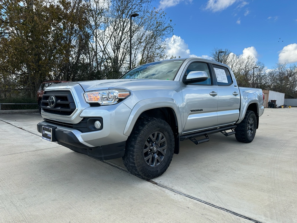 2022 Toyota Tacoma SR5's photo