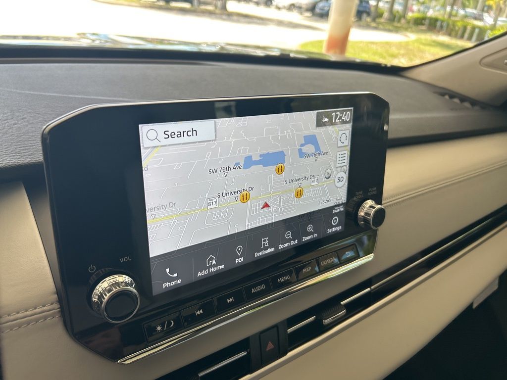 2025 Mitsubishi Outlander PHEV SEL Platinum photo 13