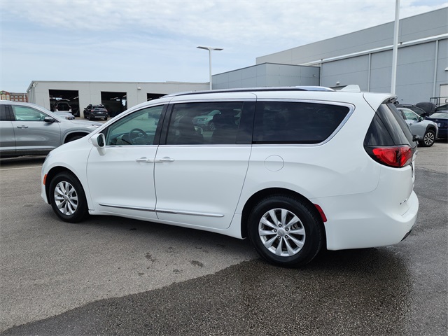 2020 Chrysler Pacifica Touring L photo 5