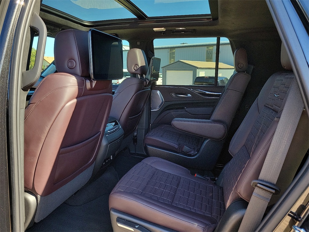 2024 Cadillac Escalade V-Series photo 12