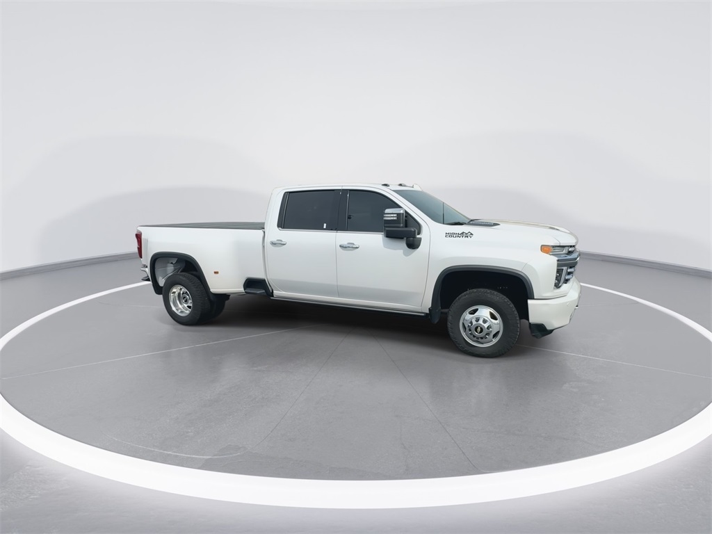 2022 Chevrolet Silverado 3500HD High Country photo 2
