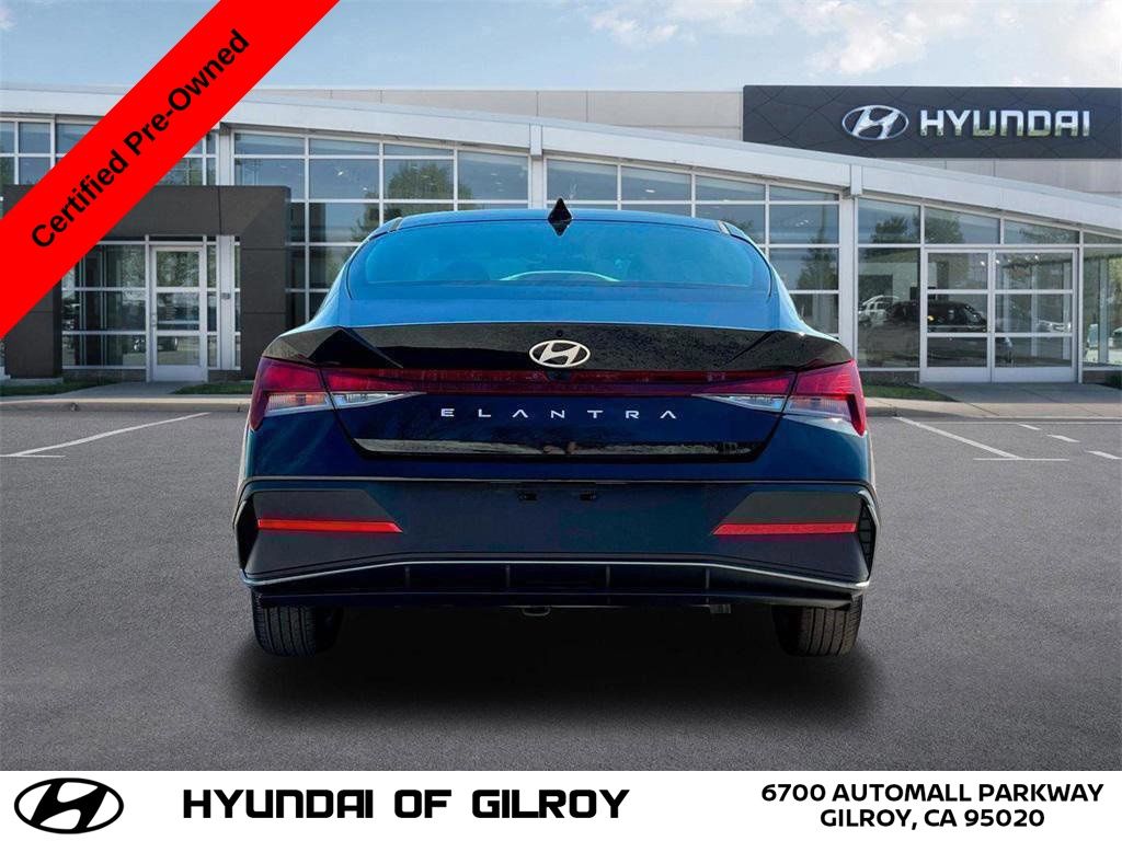 2024 Hyundai Elantra SEL photo 4
