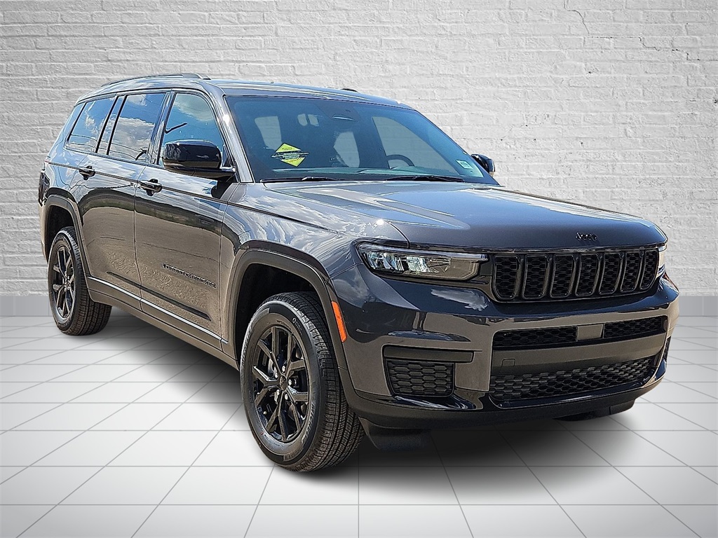 2025 Jeep Grand Cherokee Altitude photo 5