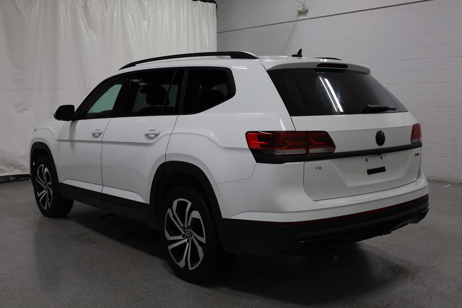 2021 Volkswagen Atlas V6 SEL Premium photo 2