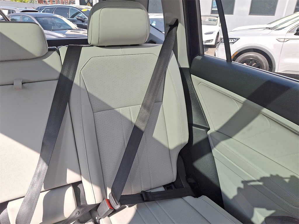 2022 Volkswagen Tiguan SE photo 18