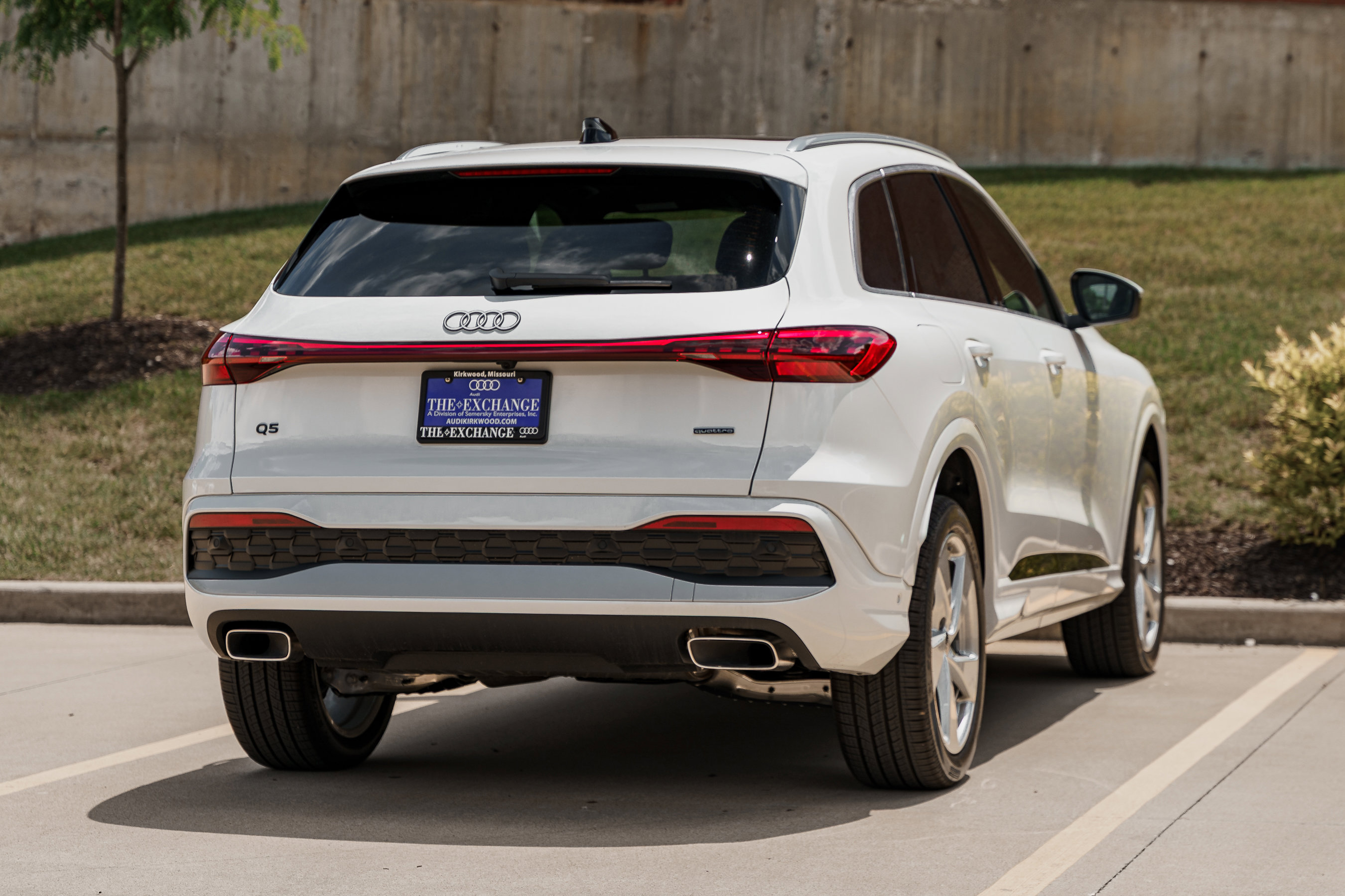 2025 Audi Q5 Premium Plus photo 2