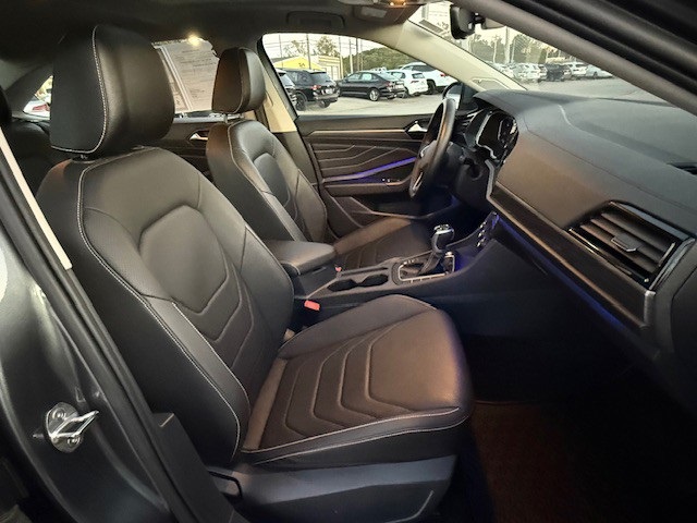 2023 Volkswagen Jetta 1.5T SEL photo 18
