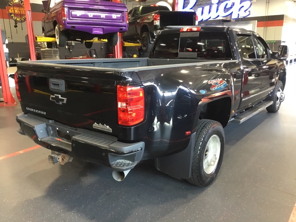 2016 Chevrolet Silverado 3500HD High Country photo 3