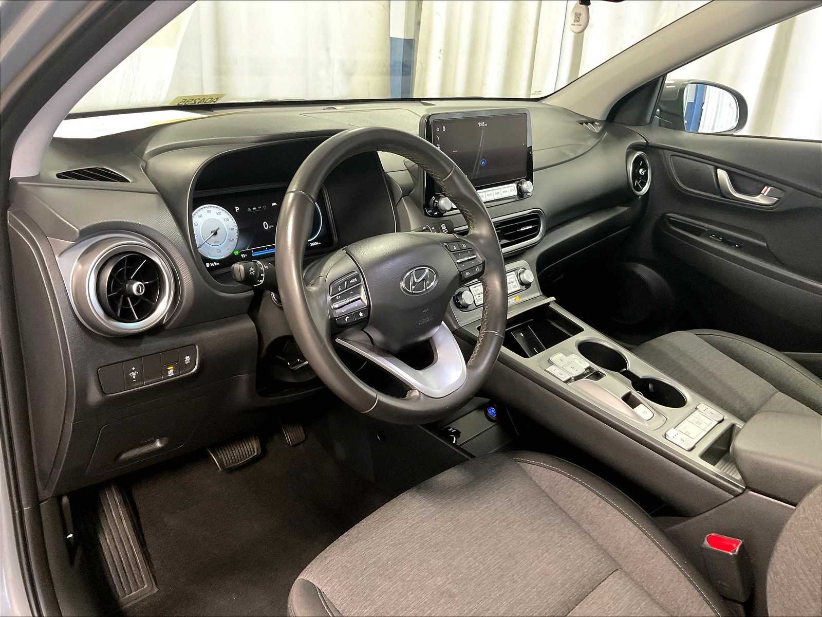 2023 Hyundai Kona Electric SEL photo 8