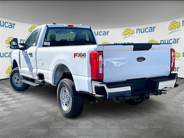 2025 Ford F-250 photo 3
