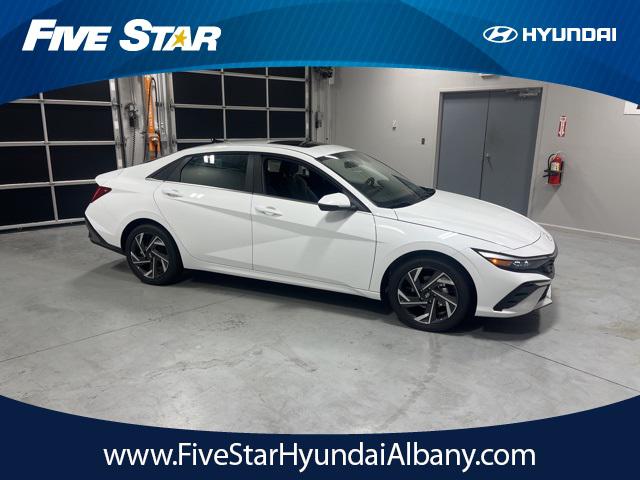 2025 Hyundai Elantra Limited's photo