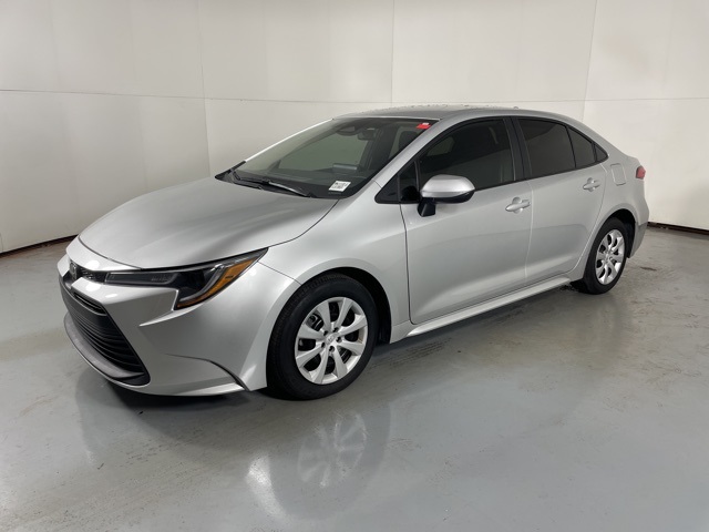 2024 Toyota Corolla LE photo 4