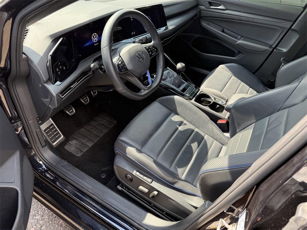 2023 Volkswagen Golf R photo 2