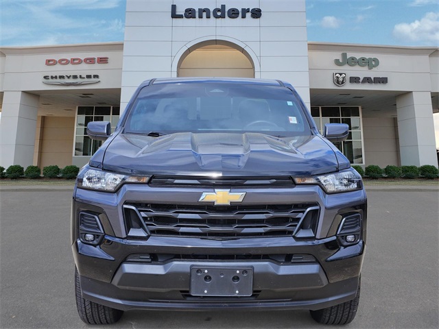 2024 Chevrolet Colorado LT photo 2